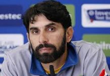 مصباح الحق پر اندھا اعتماد اور بے جا اختیارات پر آوازیں اُٹھنا شروع