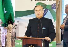 پاکستانی سفارتخانے میں 23مارچ کی پروقار تقریب، سفیر اسد خان کی پرچم کشائی
