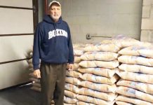 فیس بک گروپ کی مدد، اکنا ریلیف کو چاولوں کی امداد حاصل ہونا شروع