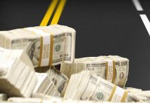 امریکی خاندان کی ایمانداری، 10لاکھ ڈالرکا تھیلا پولیس کے حوالے کردیا