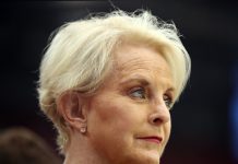 جان مکین کی بیوہ سنڈی مکین کا جوبائیڈن کی حمایت کا اعلان