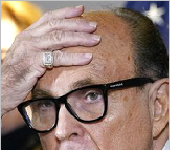 روڈی جولیانی کے اپارٹمنٹ پر ایف بی آئی کا چھاپہ، فون اور لیپ ٹاپ قبضے میں لے لیا