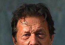 حکومت کیخلاف تحریک عدم اعتماد جمع )اپوزیشن کا وار، عمران خان ڈٹ گئے (آخری بال تک لڑنے کا عزم)