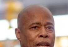 نیویارک میں فائرنگ واقعات بڑھنے لگے؛ میئر کی ہالی ووڈ تقریبات میں شرکت