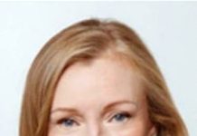 عمران کی جانب سے امریکی سازش کا ثبوت قرار دی گئی ربیکا ایک تجزیہ کار ہیں