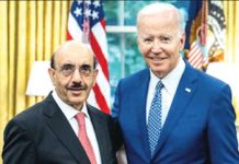 پاکستانی سفیر کی بائیڈن سے ملاقات؛ تعلقات میں بہتری کے امکان