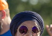 الہان عمر پرائمری چیلنج سے بال بال بچ گئیں