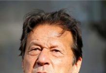 مشکلات سے گھبرانیوالا نہیں، آخری بال تک کھیلوں گا، عمران خان