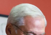 سینیٹر باب مینڈیز دوسری مرتبہ بدعنوانی الزامات کی زد میں، ایک لاکھ ڈالر رشوت لی