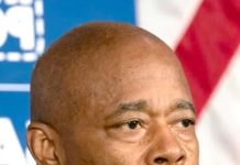 میئر ایرک ایڈمز کا سیاسی پارٹی تبدیل کرنے کا عندیہ