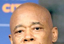 صدر ٹرمپ کا میئر ایرک ایڈمز کو مقدمات میں معافی دینے پر غور