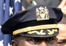 نیویارک پولیس کے سابق افسر کا ماتحت کے ساتھ جنسی تعلقات کا اعتراف