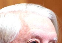 ریپبلکن سینیٹر نے ٹرمپ کی 6 جنوری ملزمان کو معافی دینا غلطیقرار دیا