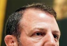 سینیٹر مولن کی امریکہ میں پیدا ہونیوالے بچوں کی والدین کیساتھ ملک بدری کی تجویز