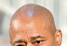 میئرایرک ایڈمز نے دوسری ٹرم کیلئے بھرپور انتخابی مہم کا آغاز کر دیا