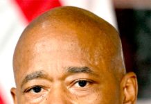 میئر ایرک ایڈمز کی جانب سے نئی ملازمت کی پیشکش کا انکشاف